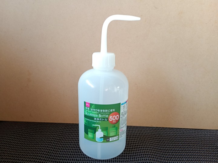 ダイソーの洗浄ボトルの画像